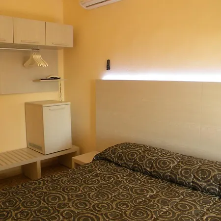 Отель Rosa Del Tirreno 3*