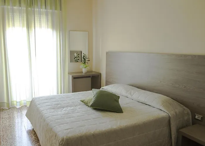Otel Rosa Del Tirreno 3*